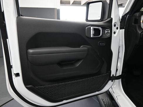 New 2026 Jeep Gladiator Sport image 15