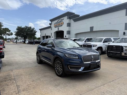 Used 2019 Lincoln Nautilus Reserve FWD image 2