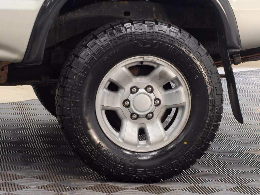 Used 2001 Toyota Tacoma 4x4 Regular Cab w/ Enhancement Pkg image 32