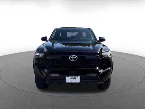 Used 2025 Toyota Tacoma TRD Off-Road AWD/4WD image 4
