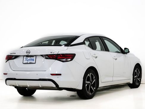 Used 2024 Nissan Sentra SV FWD image 4