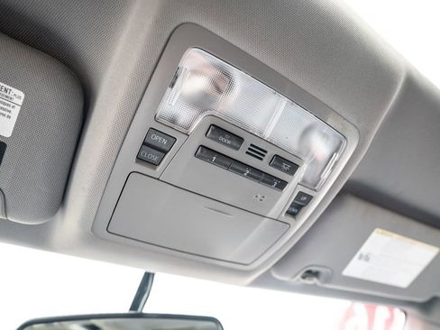 Used 2016 Toyota Highlander Limited image 31