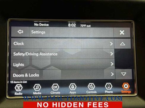 Used 2021 Jeep Grand Cherokee Laredo AWD/4WD image 28