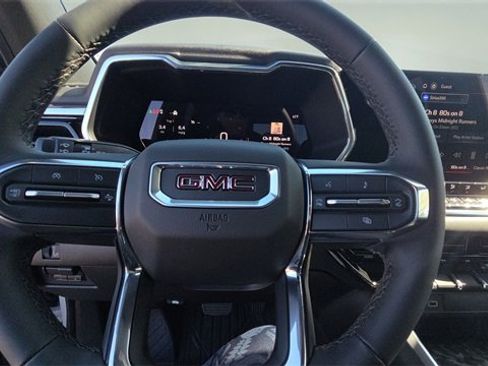 New 2026 GMC Canyon Elevation image 9