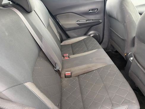 Used 2019 Nissan Kicks SV FWD image 13