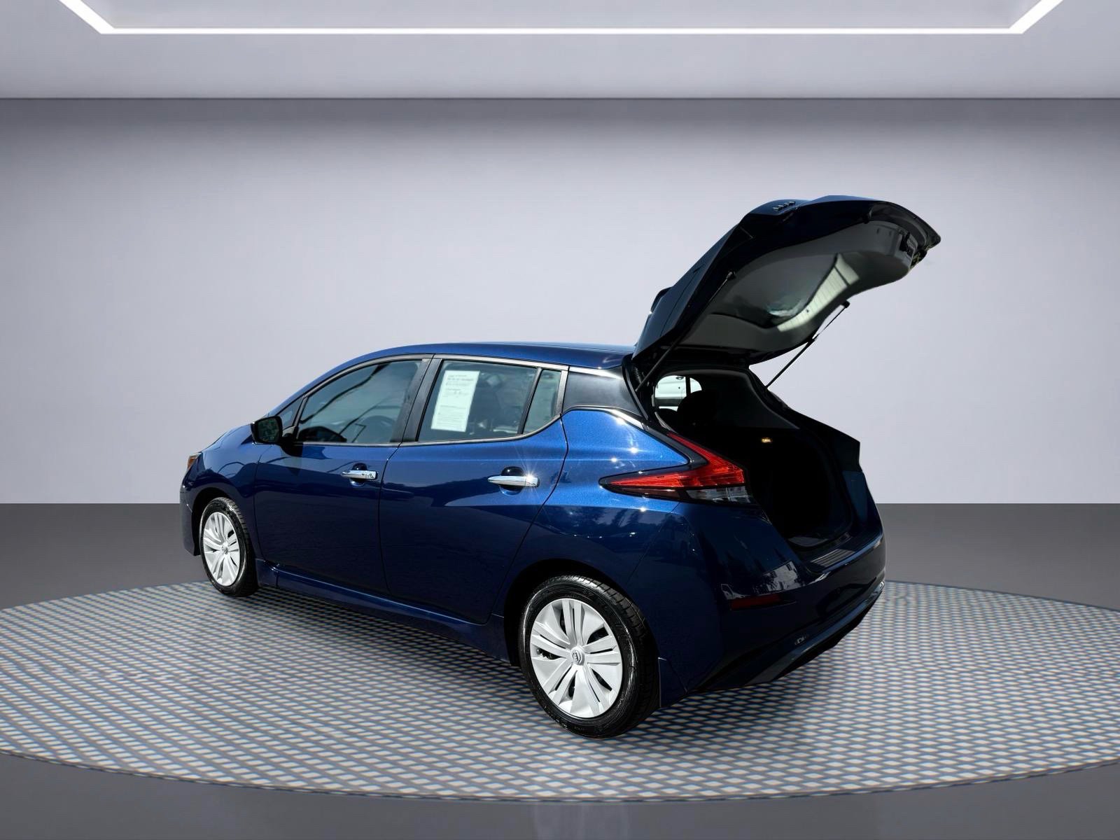 Used 2023 Nissan Leaf S FWD image 8