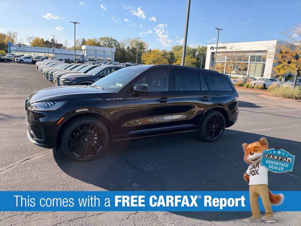 Used 2025 Lincoln Aviator Reserve w/ Jet Appearance Package AWD/4WD image 2