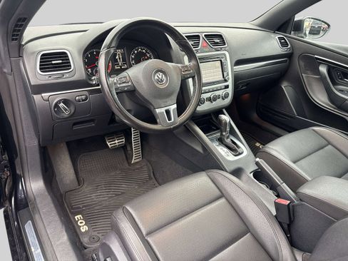 Used 2013 Volkswagen Eos image 9
