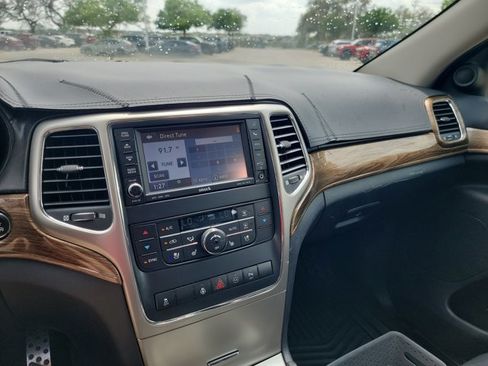 Used 2011 Jeep Grand Cherokee Overland image 19