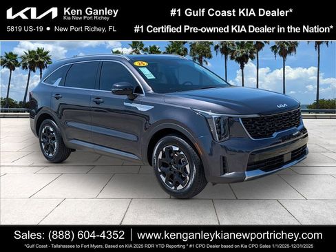 Certified 2025 Kia Sorento S w/ Panoramic Sunroof Package FWD image 1
