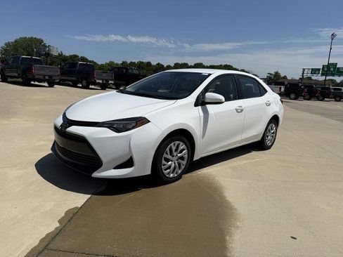 Used 2024 Toyota Corolla LE FWD image 4