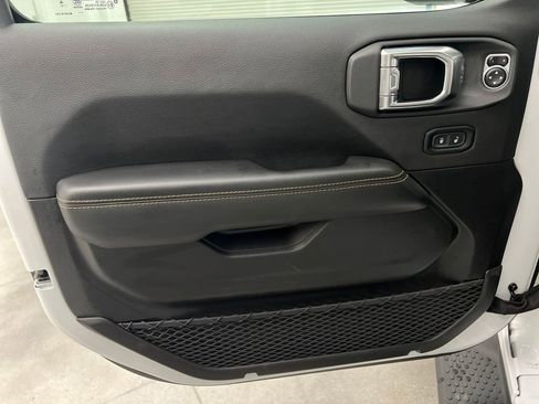 Used 2025 Jeep Wrangler Sahara 4xe image 11