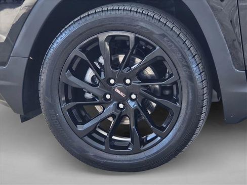 Used 2024 GMC Terrain SLE w/ Driver Convenience Package AWD/4WD image 9