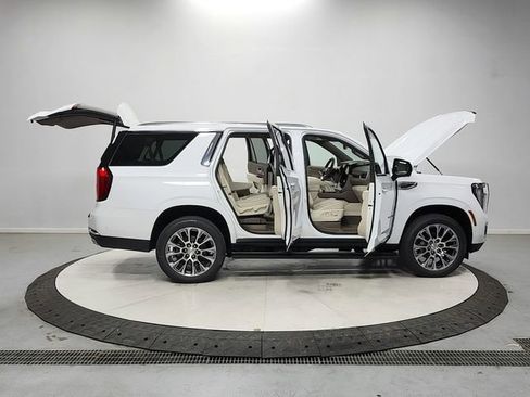 New 2026 GMC Yukon Denali w/ Denali Reserve Package AWD/4WD image 16
