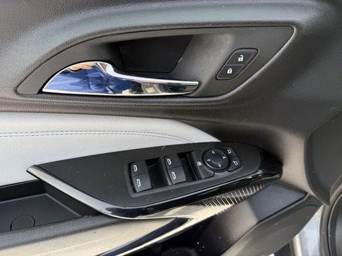 Used 2024 Chevrolet Trax LT w/ LT Convenience Package image 40