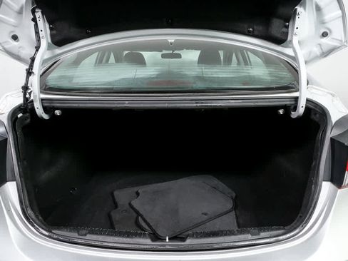 Used 2014 Hyundai Elantra SE FWD image 27