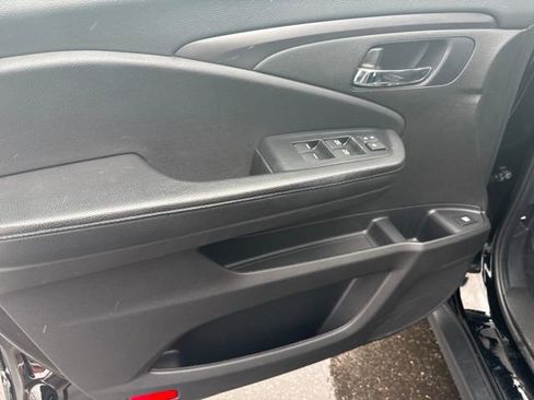 Used 2022 Honda Pilot Sport image 9