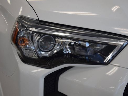 Used 2018 Toyota 4Runner TRD Off-Road Premium image 15