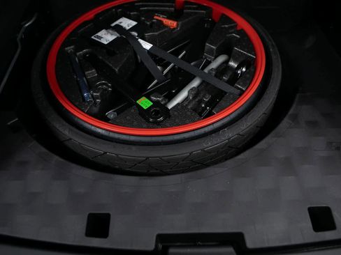 Certified 2024 Porsche Cayenne Coupe image 34