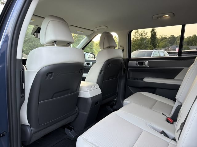 Used 2025 Hyundai Santa Fe SEL FWD image 12