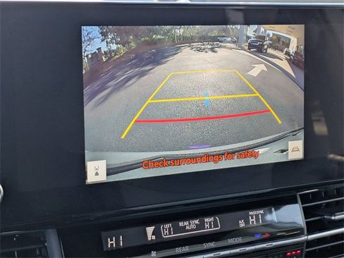 Used 2025 Toyota Sienna Limited image 27