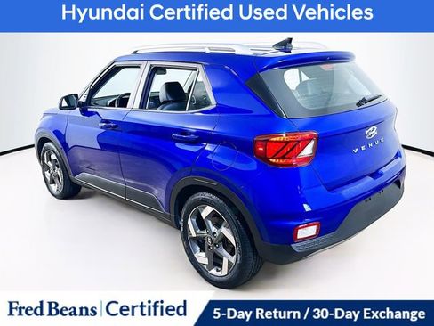 Certified 2022 Hyundai Venue Limited FWD image 9