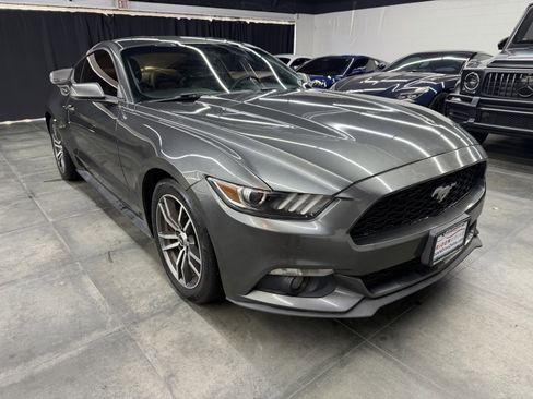 Used 2017 Ford Mustang Premium image 9