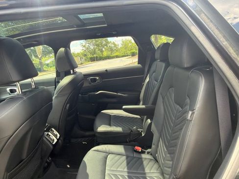 Used 2025 Kia Sorento SX Prestige AWD/4WD image 10
