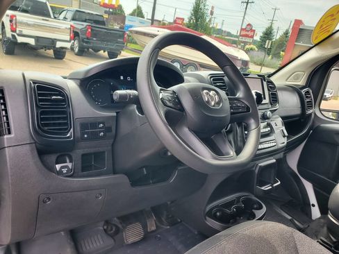 Used 2025 RAM ProMaster 2500 w/ U-Haul Equipment Group FWD image 13
