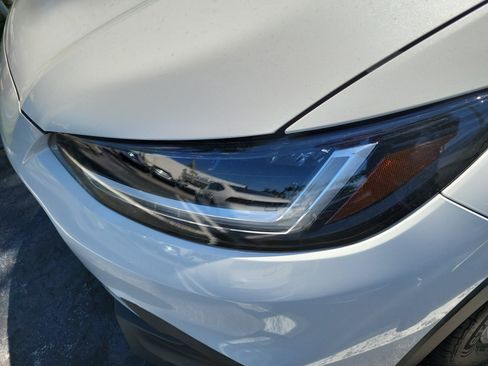 Used 2023 Honda HR-V LX image 7