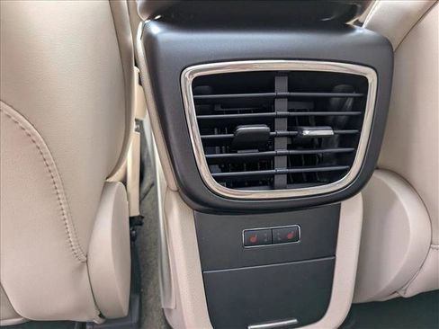 Used 2018 Lincoln MKX Reserve w/ Driver Assistance Package FWD image 19