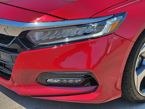 Used 2018 Honda Accord Touring image 6
