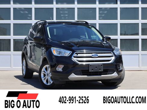 Used 2018 Ford Escape SE w/ SE Sync 3 Package AWD/4WD image 1