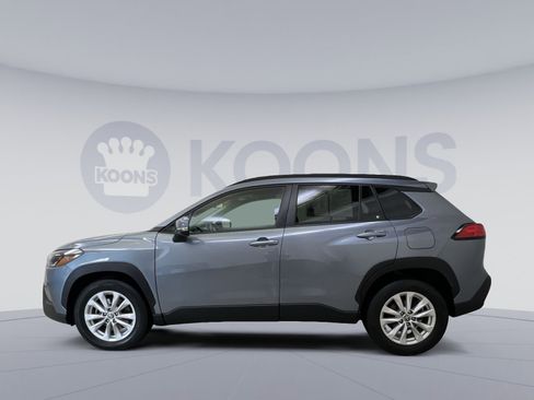 Used 2023 Toyota Corolla Cross LE w/ Moonroof Package AWD/4WD image 5