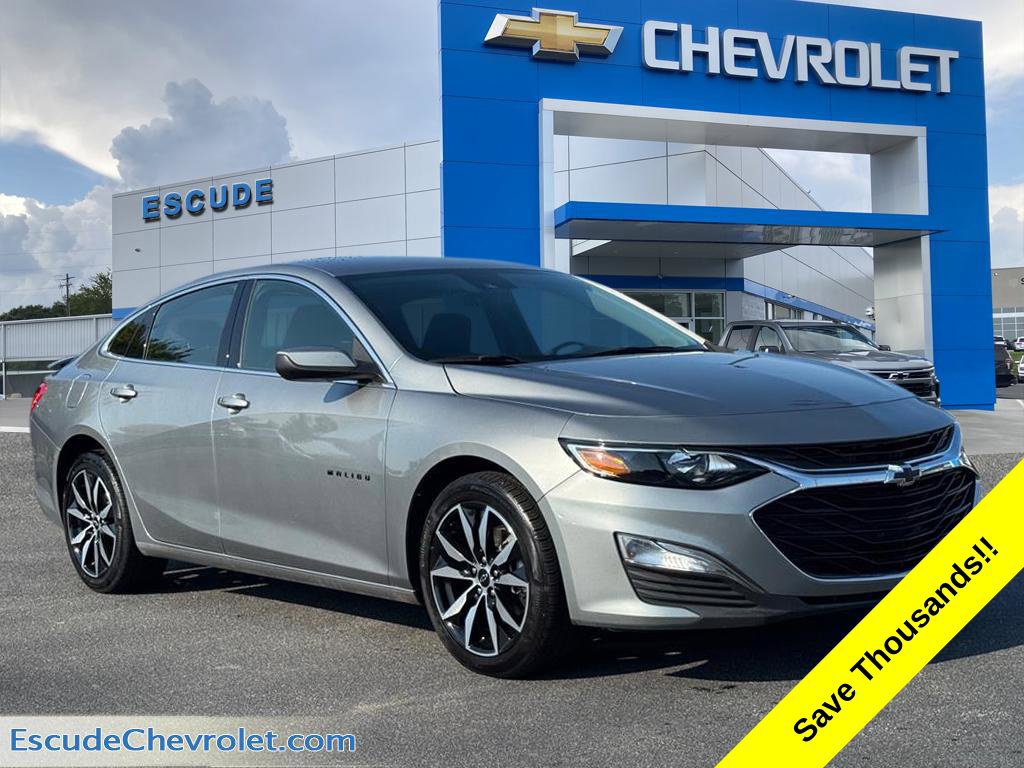 Used 2025 Chevrolet Malibu RS FWD image 1