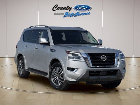 Used 2023 Nissan Armada SL w/ Captain's Chairs Package image 1