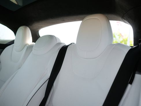 Used 2021 Tesla Model S Plaid image 30