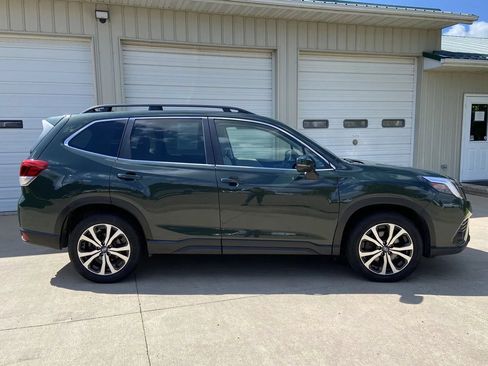 Used 2023 Subaru Forester Limited AWD/4WD image 7