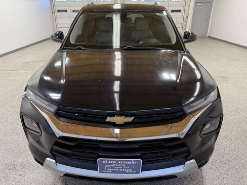 Used 2021 Chevrolet TrailBlazer LT w/ Driver Confidence Package FWD image 3