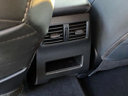 Used 2025 Mitsubishi Outlander SE AWD/4WD image 29