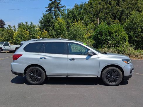 Used 2019 Nissan Pathfinder SV FWD image 6
