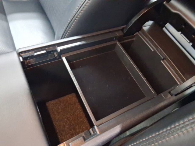 Used 2017 Toyota Avalon Limited w/ Carpet Mat Package FWD image 27