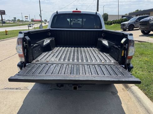Used 2014 Toyota Tacoma 4x4 Double Cab w/ SR5 Package image 10