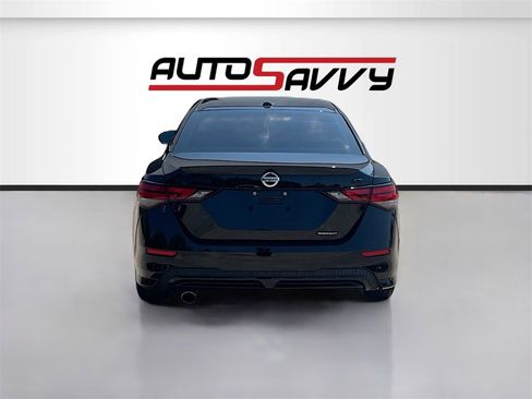 Used 2022 Nissan Sentra SR w/ Midnight Edition image 6