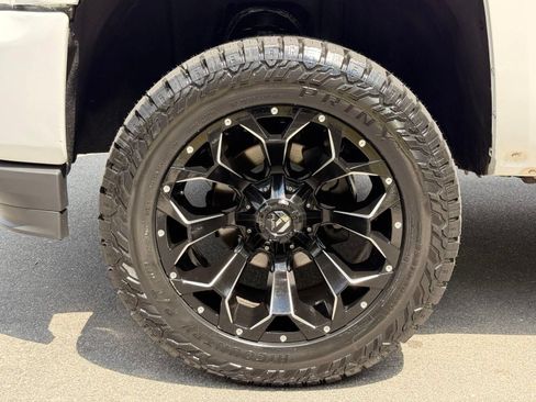 Used 2016 Chevrolet Silverado 1500 Custom w/ Custom Convenience Package AWD/4WD image 13