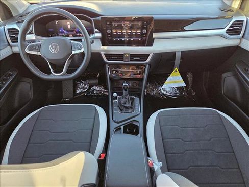 New 2026 Volkswagen Taos SE FWD image 14