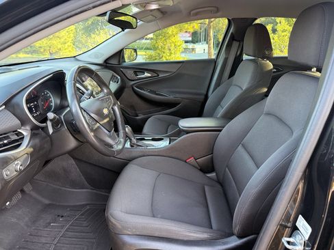 Used 2020 Chevrolet Malibu RS FWD image 33