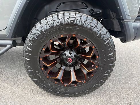 Used 2019 Jeep Wrangler Unlimited Rubicon AWD/4WD image 12