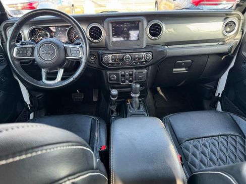 Used 2021 Jeep Gladiator Overland w/ Cold Weather Group image 11