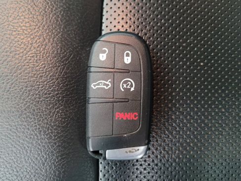 Used 2018 Jeep Compass Limited w/ Safe & Security Group FWD image 32